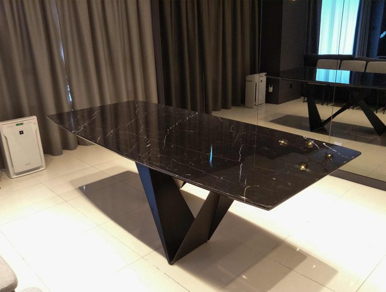 Black Marble Dining Table that your friend will adore